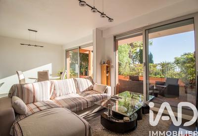 Appartement - 90 m² - 4 pièces