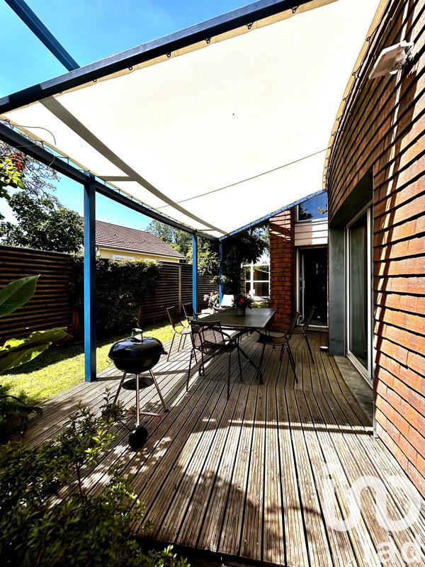 Maison - 250 m² - 10 pièces