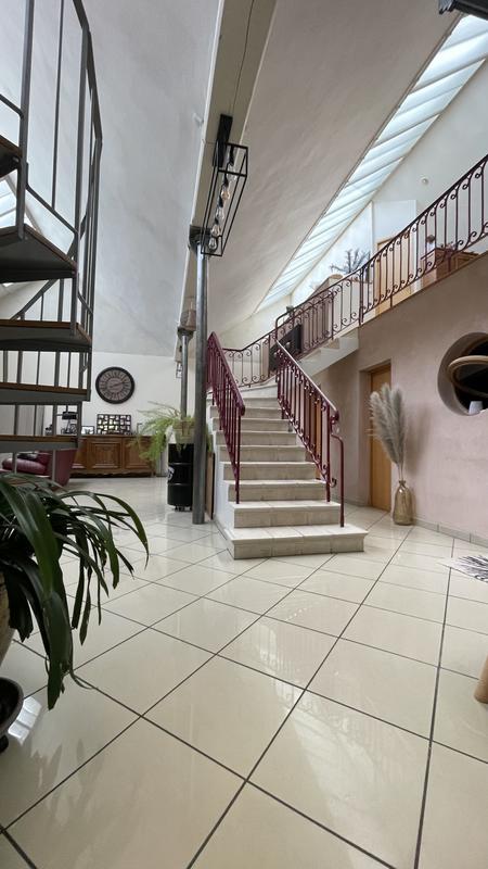 Appartement - 186 m² - 5 pièces