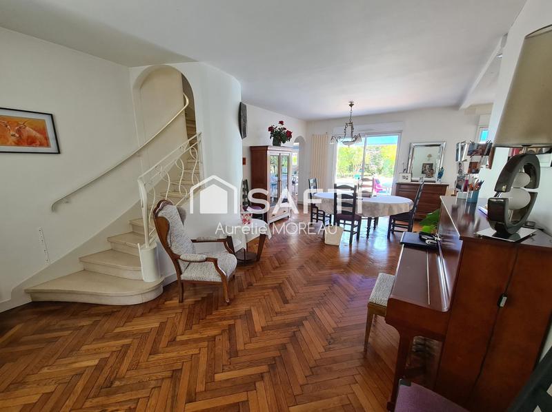 Maison - 140 m² - 5 pièces