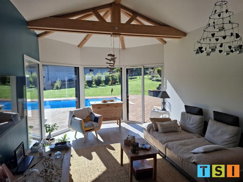 Maison - 228 m² - 6 pièces