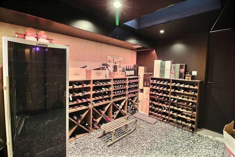 Châlet - 365 m² - 6 pièces