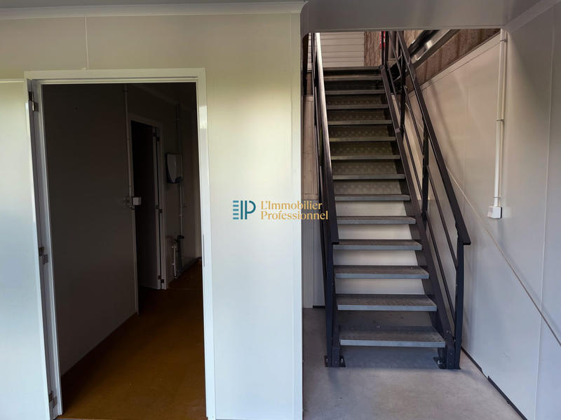 Local d'activités - 163 m²