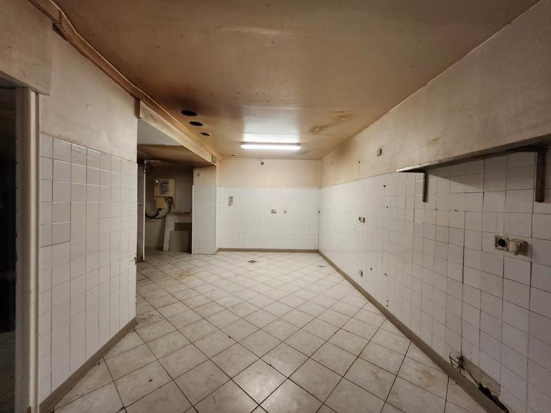 Local commercial - 149 m² - 8 pièces