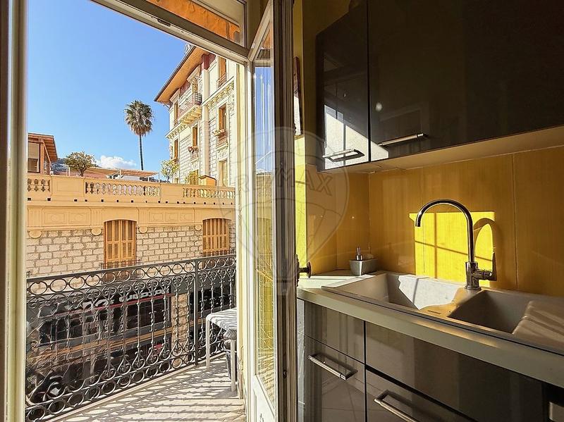 Appartement - 93 m² - 4 pièces