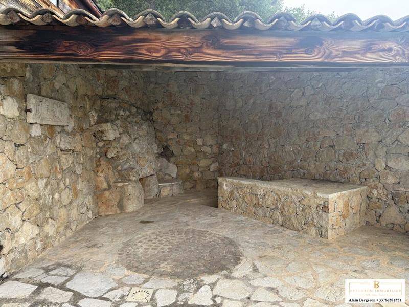 Maison - 220 m² - 5 pièces