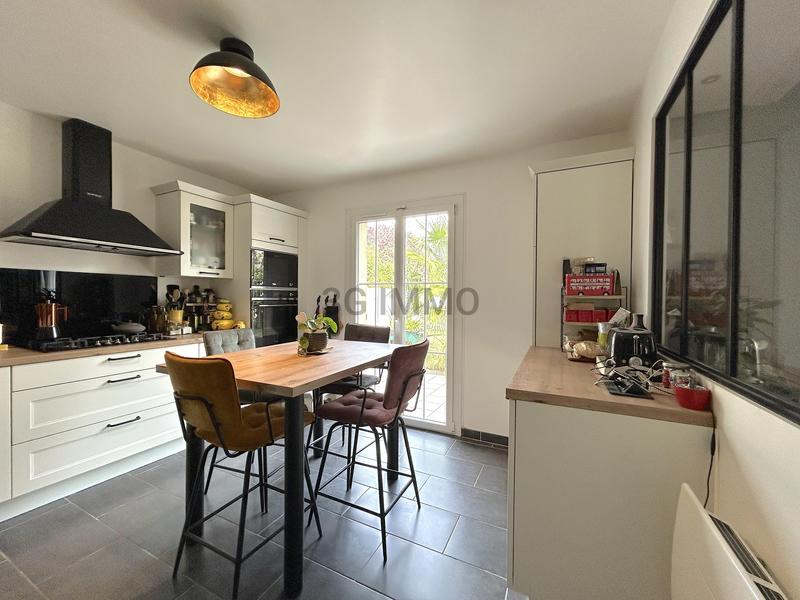 Maison - 140 m² - 5 pièces