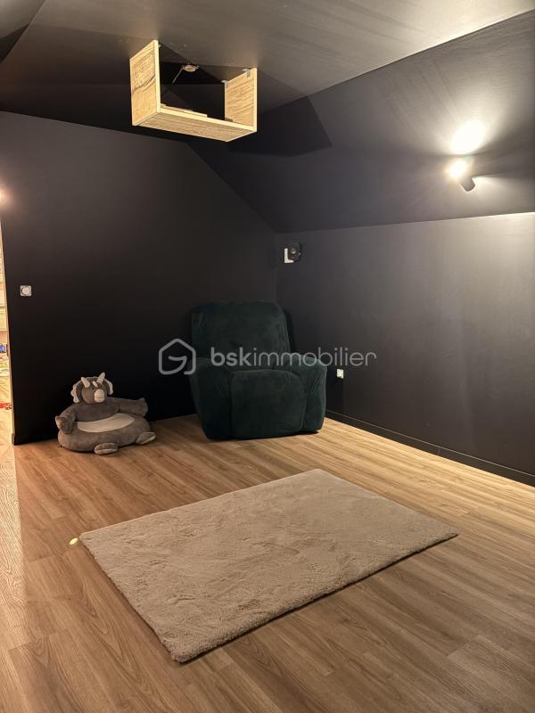 Pavillon - 180 m² - 8 pièces