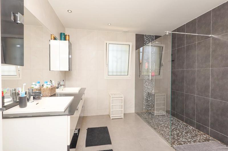 Villa - 174 m² - 4 pièces