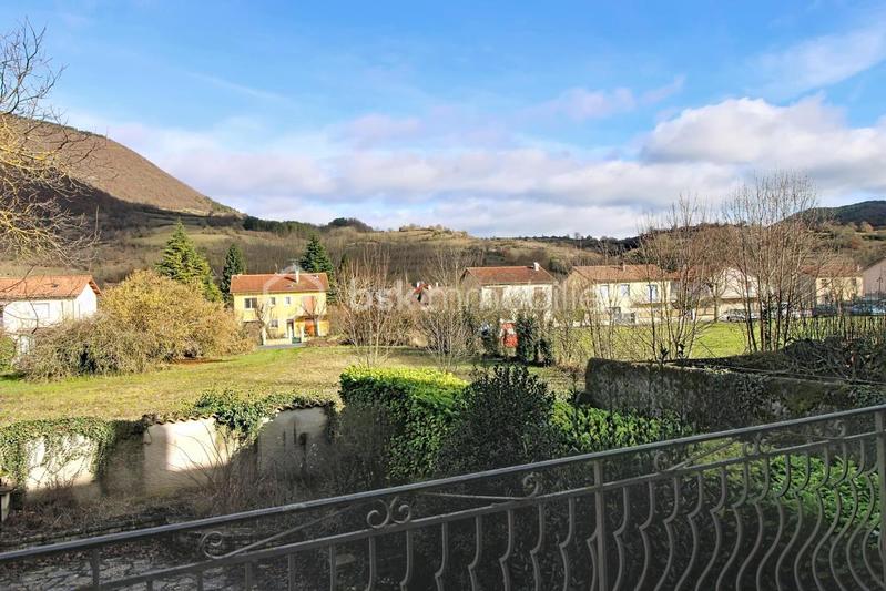 Demeure - 130 m² - 8 pièces