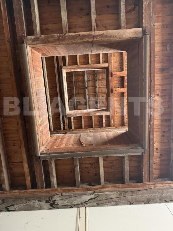 Immeuble - 1 900 m²