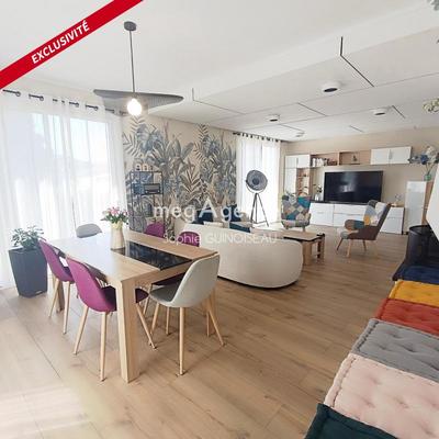 Maison - 120 m² - 4 pièces