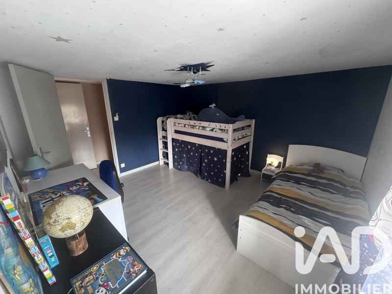 Maison - 180 m² - 8 pièces