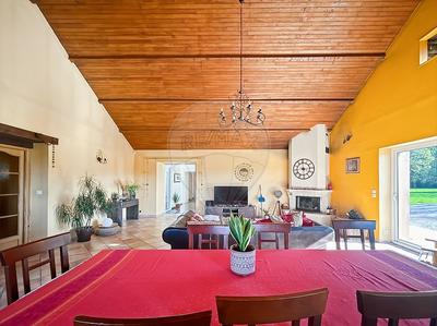 Maison - 190 m² - 8 pièces