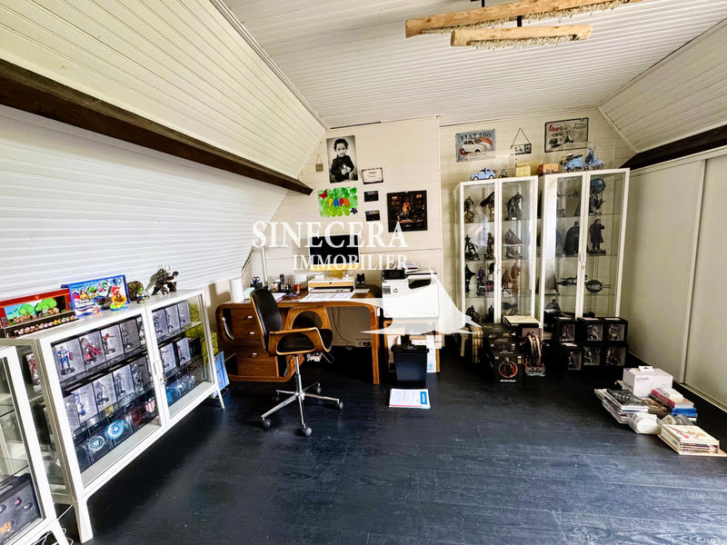 Maison - 243 m² - 10 pièces