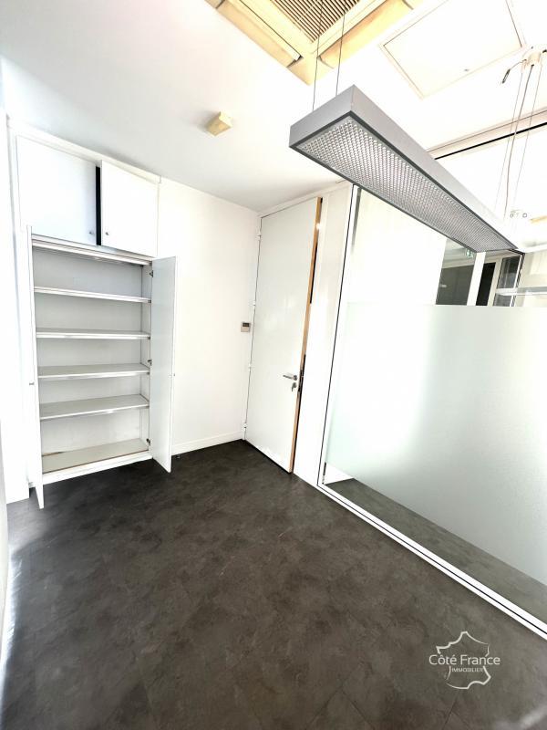 Bureau - 81 m²