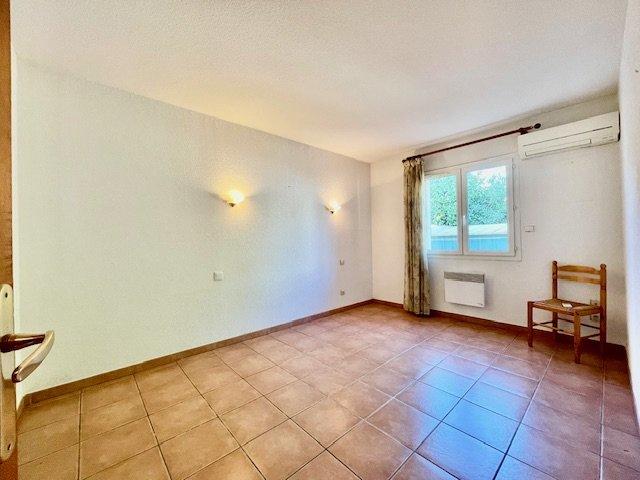 Villa - 100 m² - 3 pièces