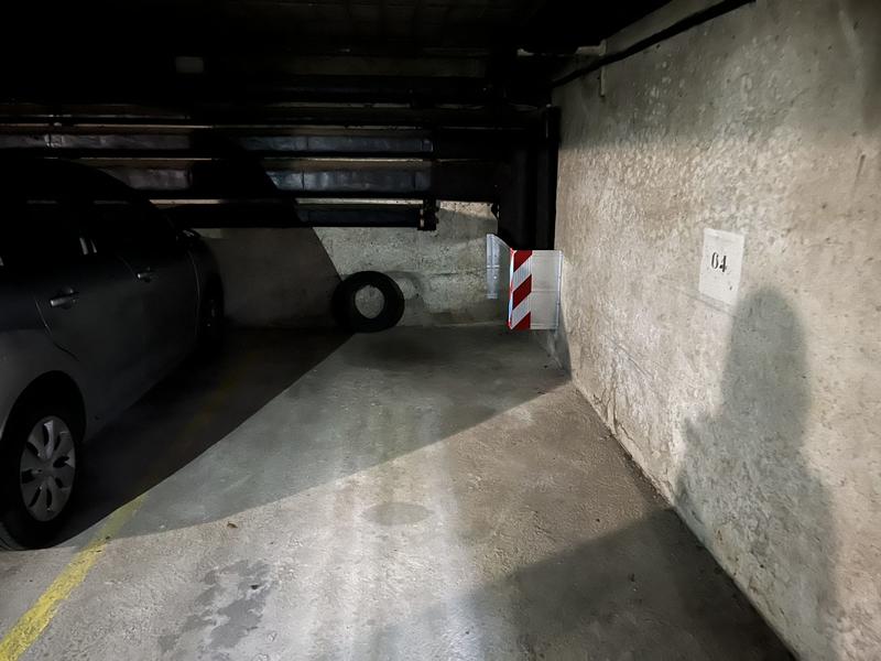 Parking / Garage - 12 m²