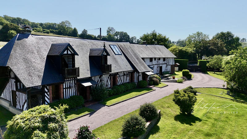 Maison - 322 m² - 7 pièces