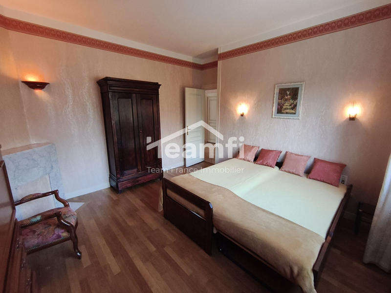 Maison - 180 m² - 5 pièces