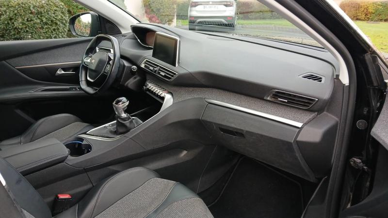 Peugeot 3008 II 1.2 PureTech 130 Allure Business