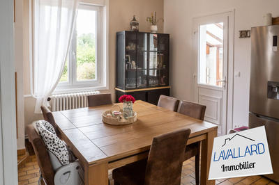 Maison traditionnelle - 110 m² - 7 pièces