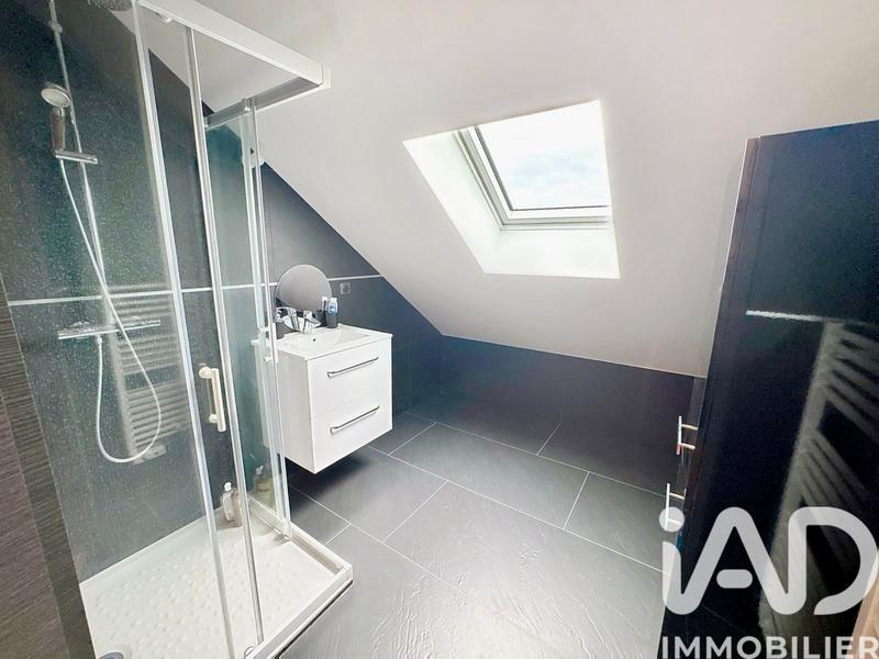 Maison - 122 m² - 7 pièces