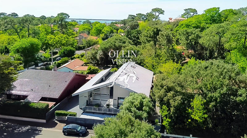 Villa - 230 m² - 8 pièces