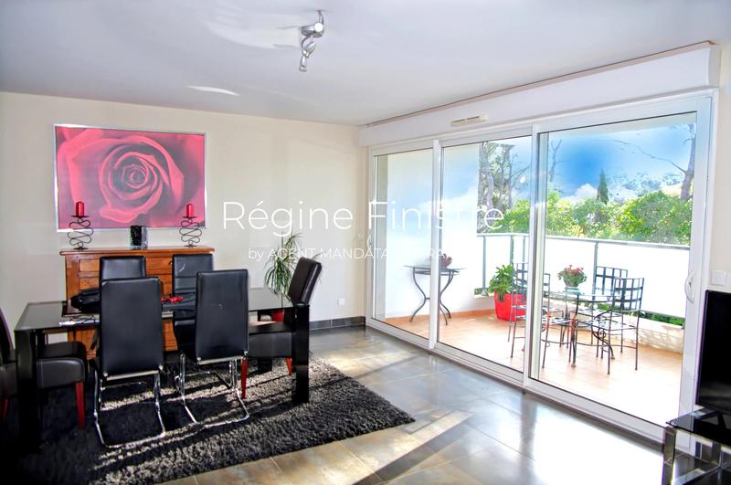 Appartement - 95 m² - 5 pièces