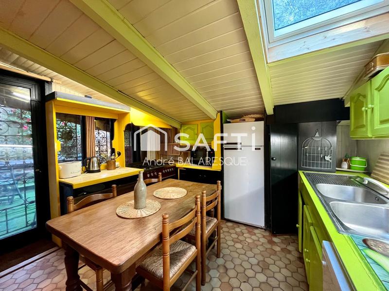 Maison - 252 m² - 10 pièces