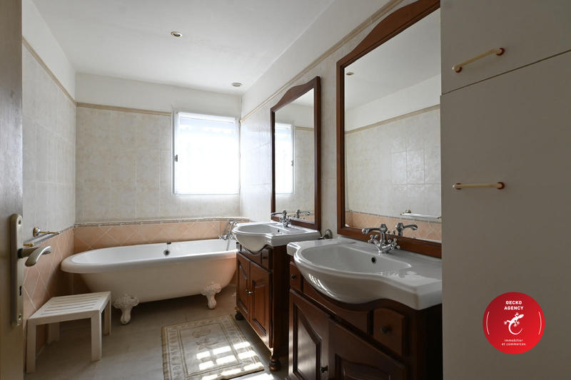 Villa - 105 m² - 5 pièces