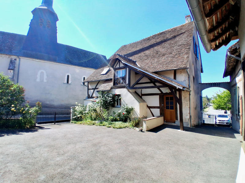 Maison - 215 m² - 8 pièces