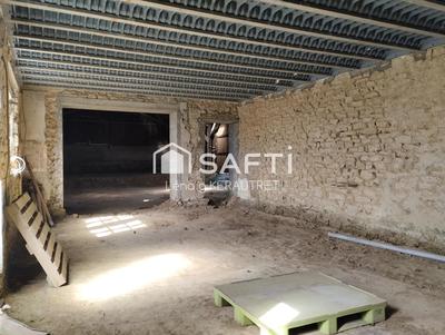 Maison - 250 m² - 1 pièce