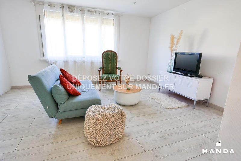 Chambre - 10 m² - 4 pièces