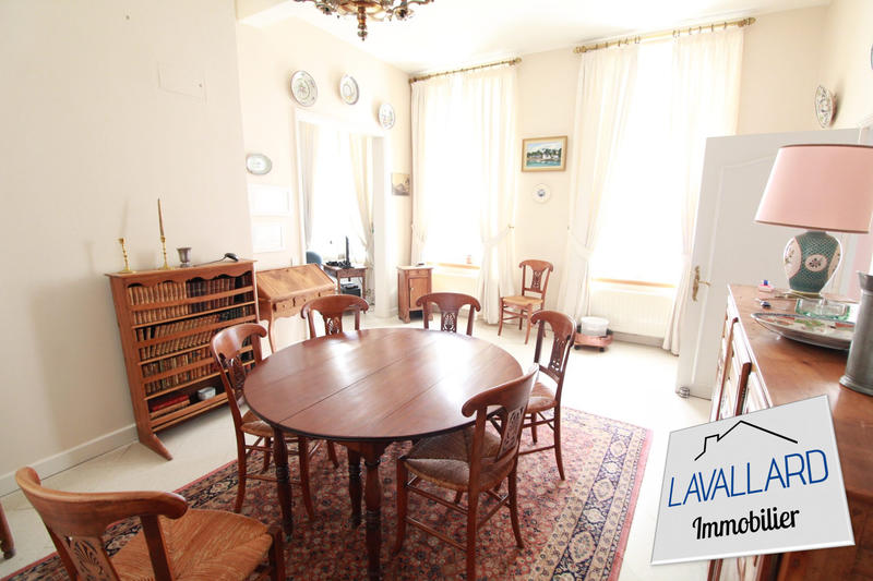 Maison - 286 m² - 17 pièces