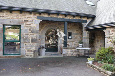 Maison - 211 m² - 8 pièces