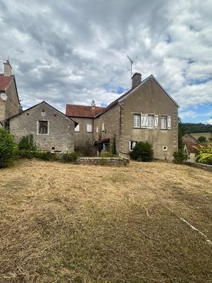 Maison - 218 m² - 8 pièces