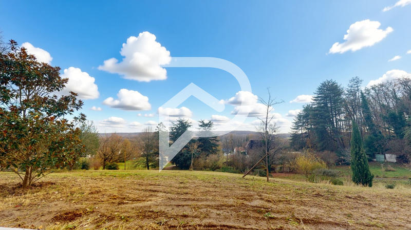 Maison - 696 m² - 12 pièces