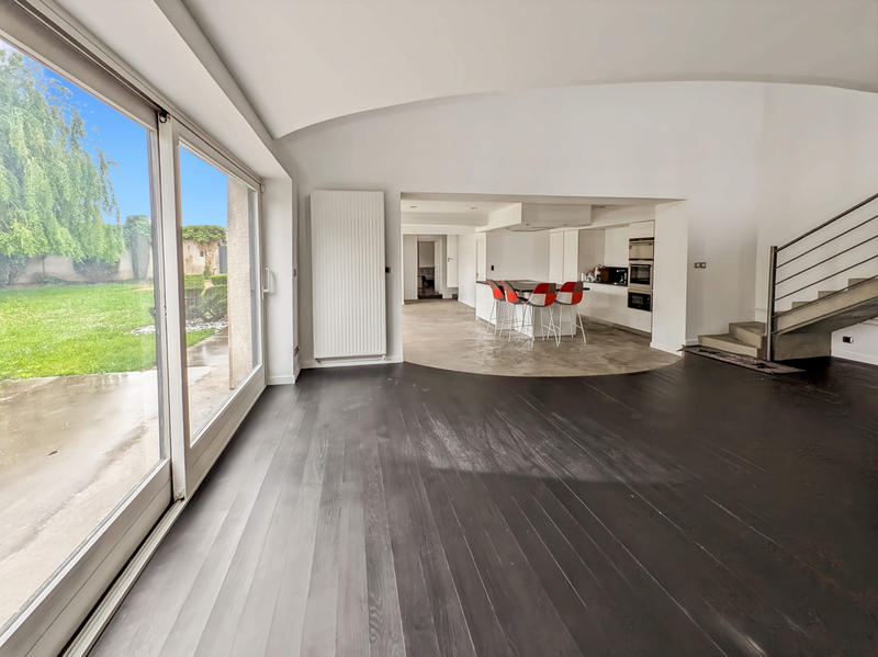 Maison - 200 m² - 7 pièces