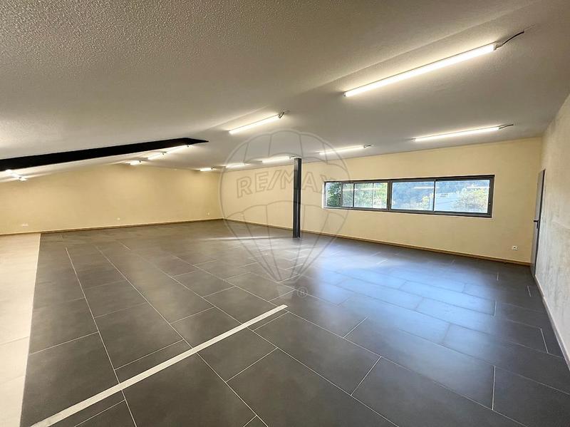 Bureau - 130 m² - 1 pièce