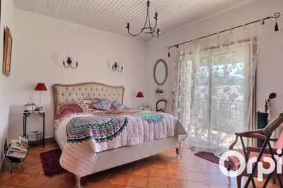 Maison - 238 m² - 7 pièces