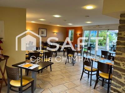 Local commercial - 255 m² - 8 pièces