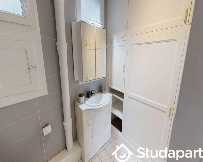 Chambre - 70 m² - 1 pièce