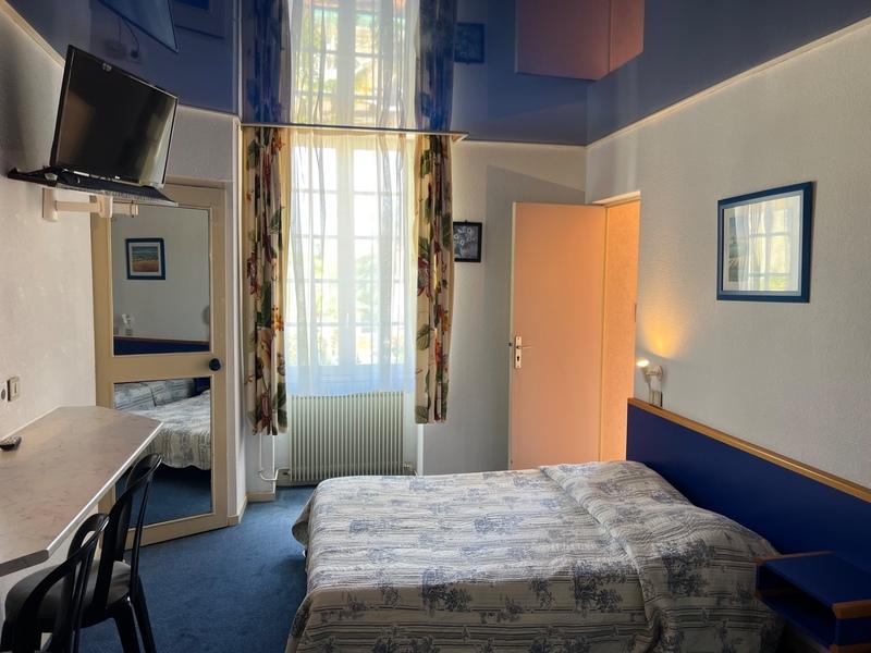 Propriété - 1 458 m² - 34 pièces