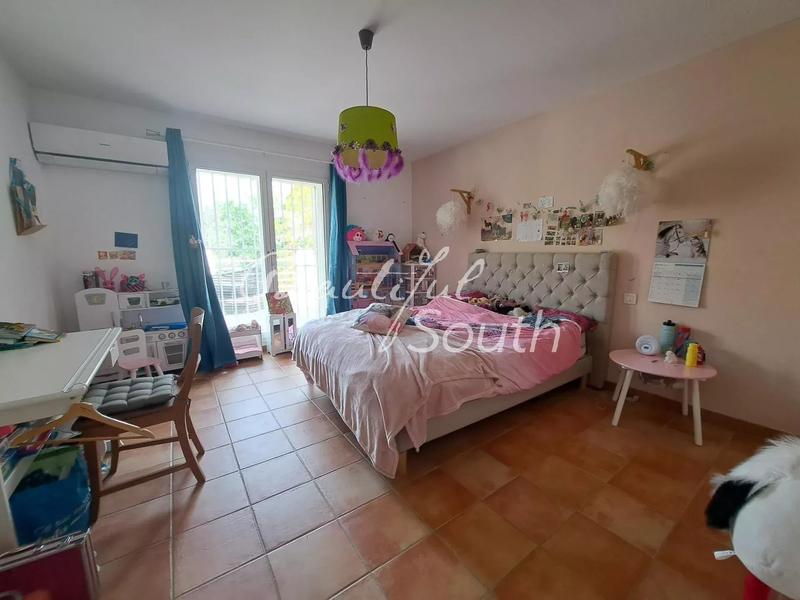 Mas - 350 m² - 10 pièces