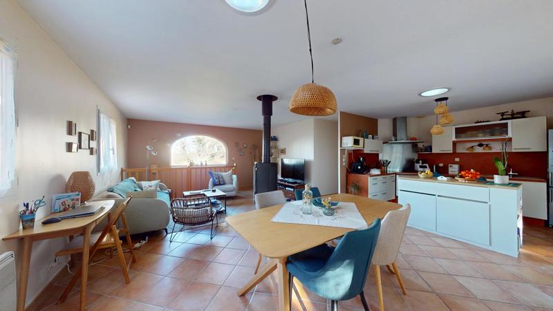 Maison - 181 m² - 5 pièces