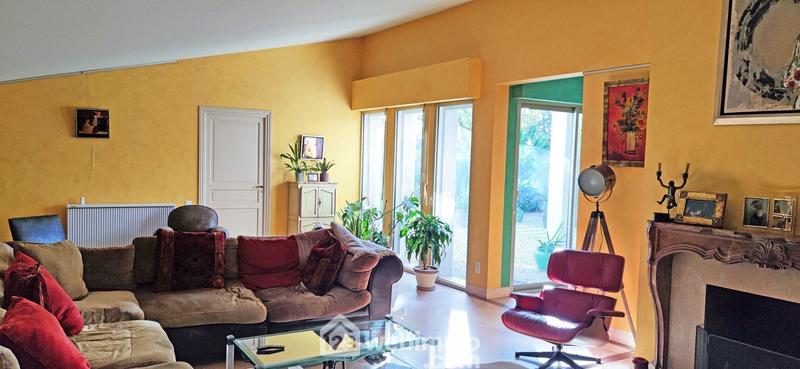 Maison - 240 m² - 7 pièces