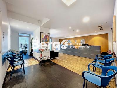 Local commercial - 235 m² - 18 pièces