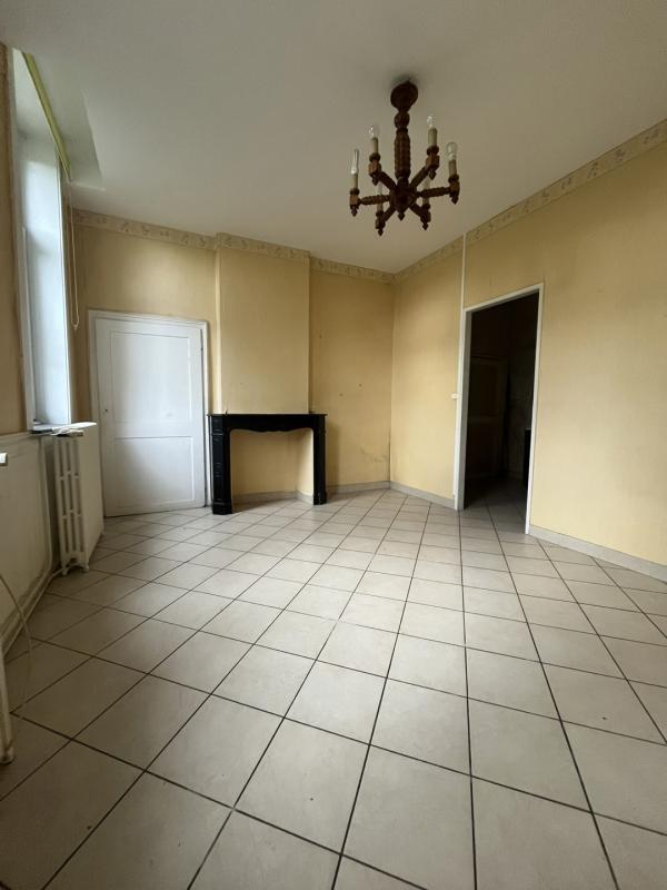 Maison - 212 m² - 8 pièces