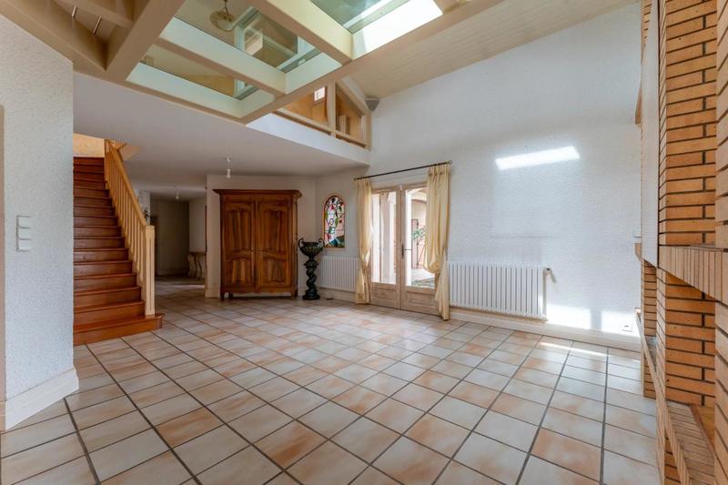 Maison - 215 m² - 7 pièces